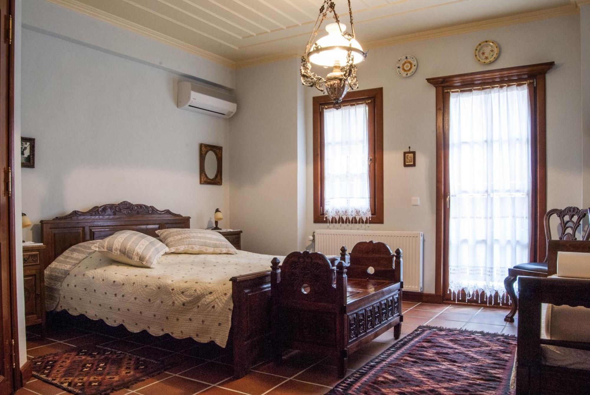 Viraggas Traditional Hotel Vrastama ภายนอก รูปภาพ