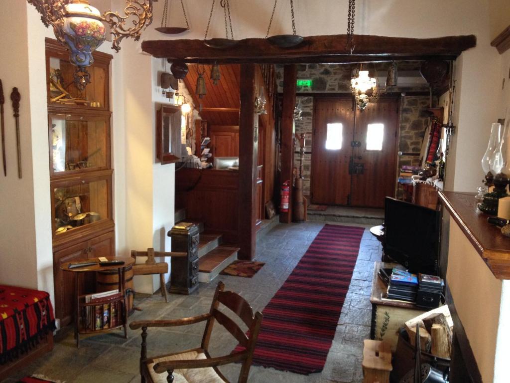Viraggas Traditional Hotel Vrastama ภายนอก รูปภาพ