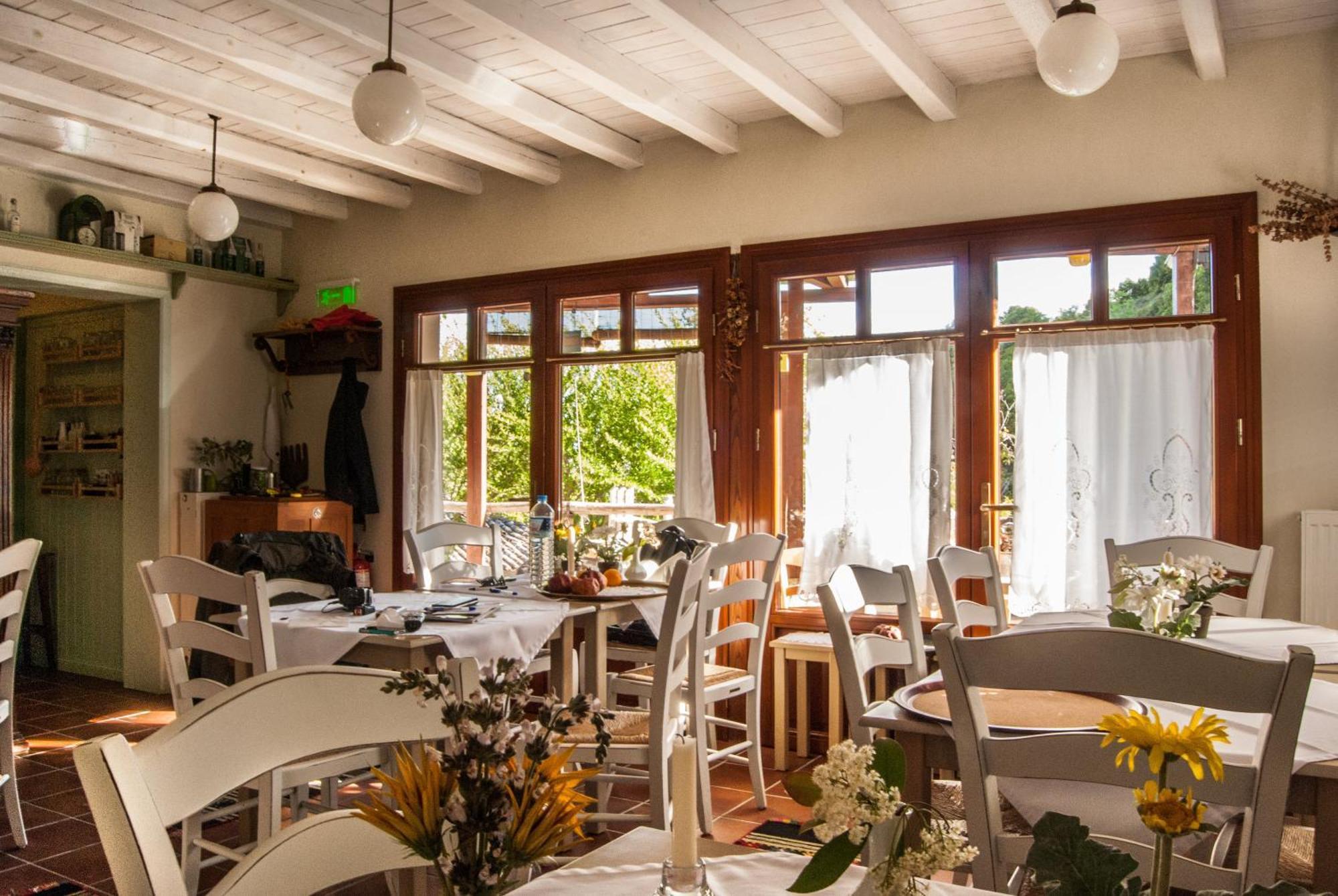 Viraggas Traditional Hotel Vrastama ภายนอก รูปภาพ